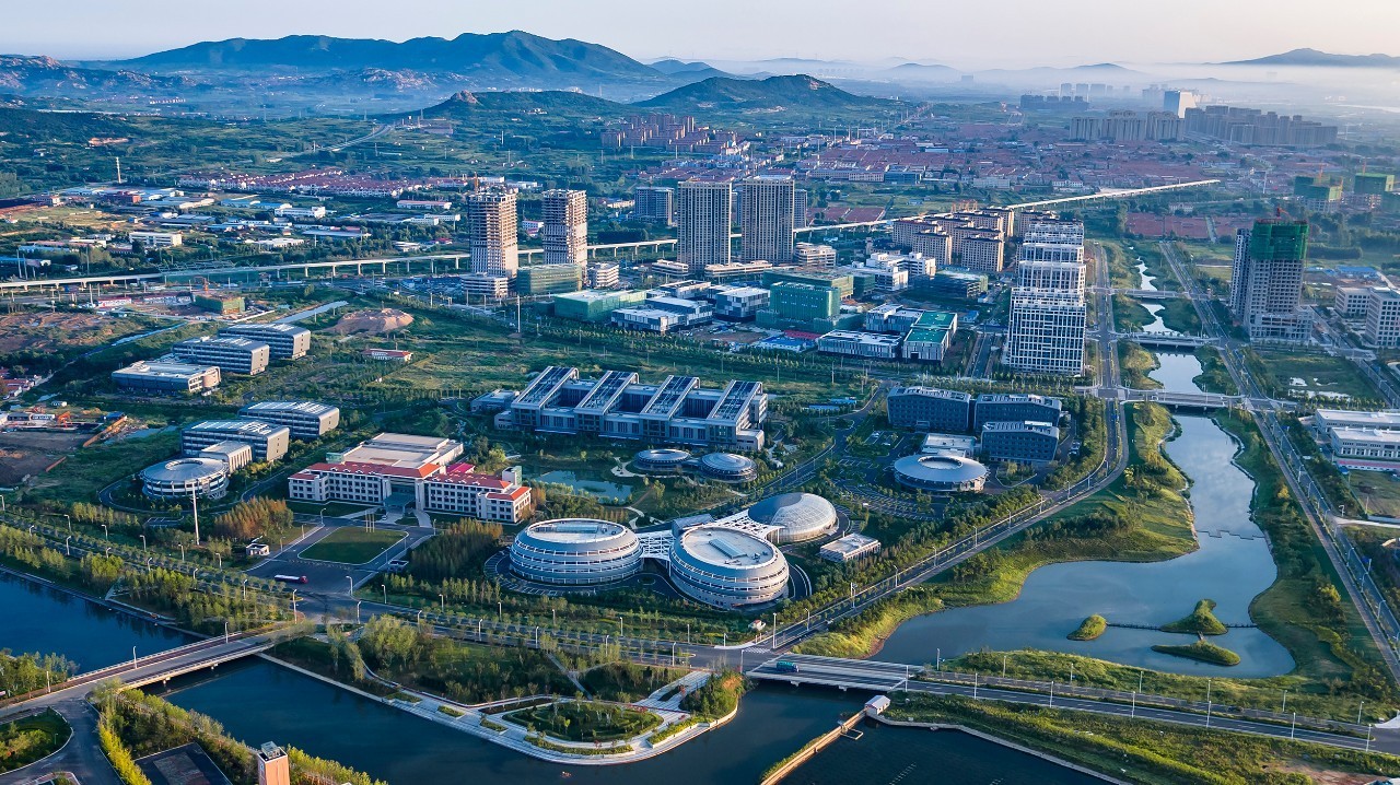技术- 青岛海洋科学与技术试点国家实验室超算中心2.jpg
